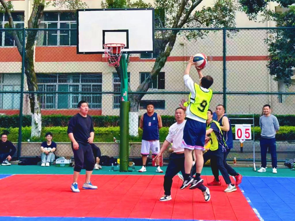 赛场竞技聚合力 实干笃行育桃李